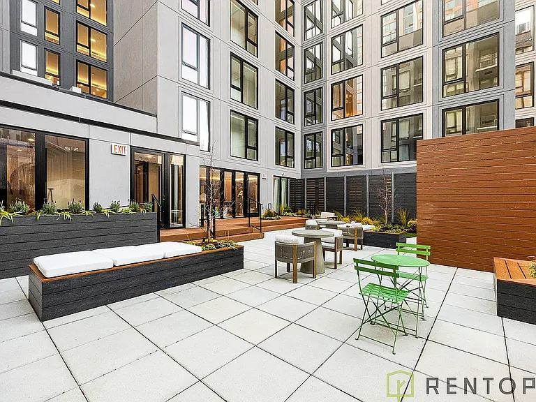 555 W 45th St #101N — Photo 20