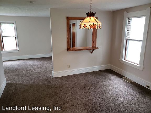 5th image of 218 Bath St
