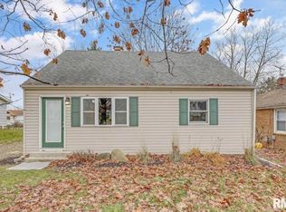 104 N 5th St, Dunlap, IL 61525