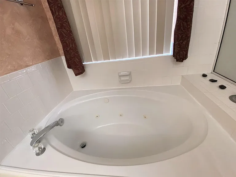 6918 Springcrest Ct — Photo 23