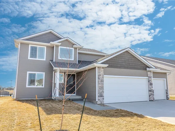 2205 Windcrest Dr, Granger, IA 50109