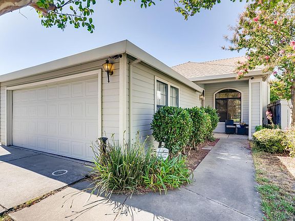 5th image of 6667 Laguna Park Dr