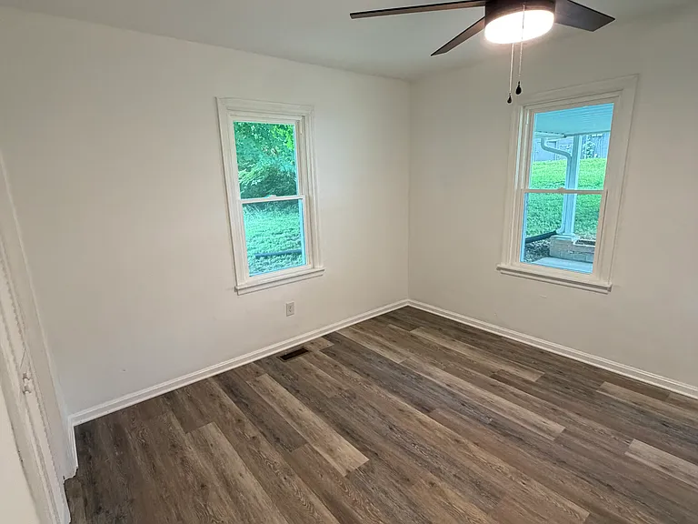 605 Cedar St — Photo 6