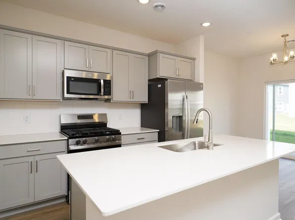 23154 Creekview Ct, Rogers, MN 55374