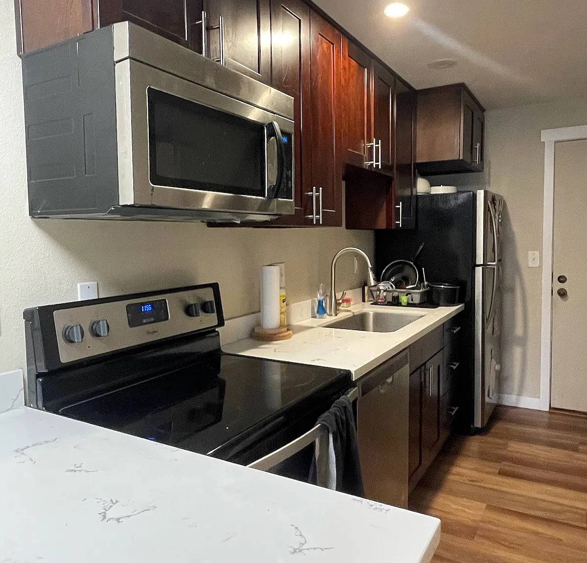 Studio, 700 sqft, $1,450 — Photo 2