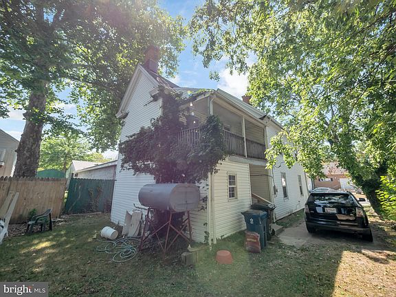 5th image of 105 Glenwood Ave