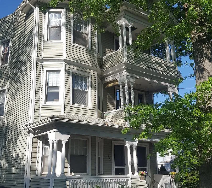 149 Eagle St