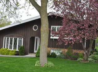 507 Park View Dr, Mount Horeb, WI 53572