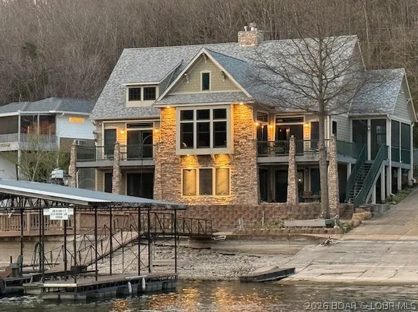 212 Hook Ln, Camdenton, MO 65020