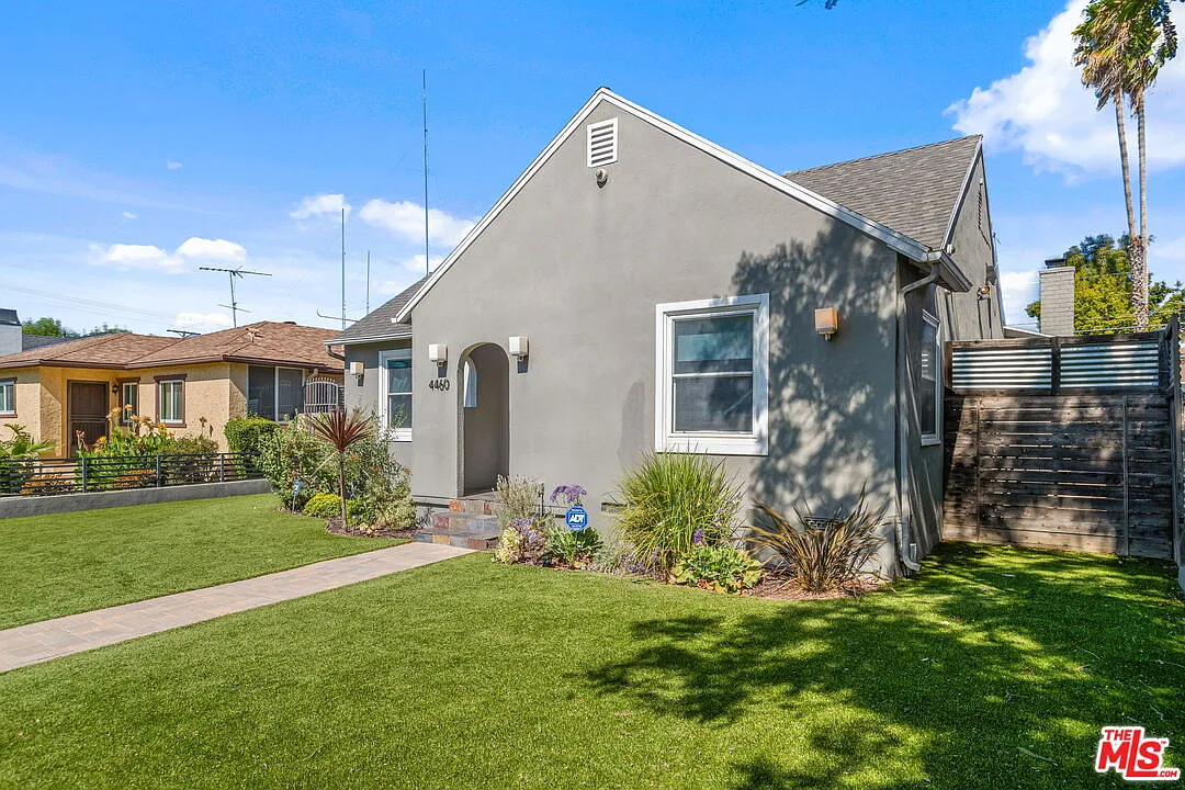 3 bed, 2.5 bath, 1753 sqft, $7,195 — Photo 4
