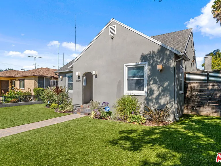 4460 Stansbury Ave — Photo 4