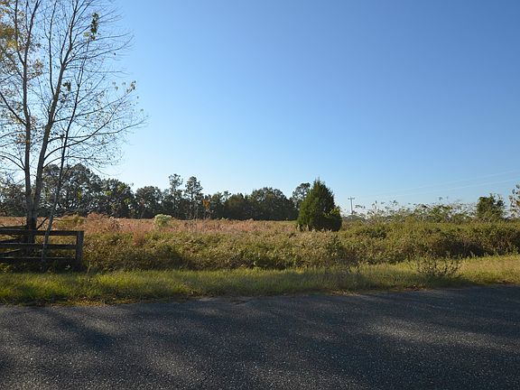 2nd image of 100 Southeast Pl