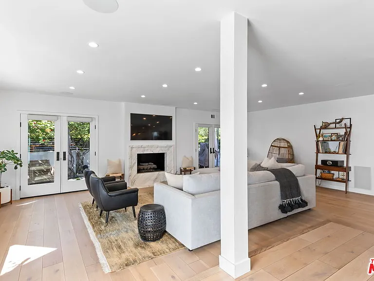 4606 Roma Ct — Photo 9