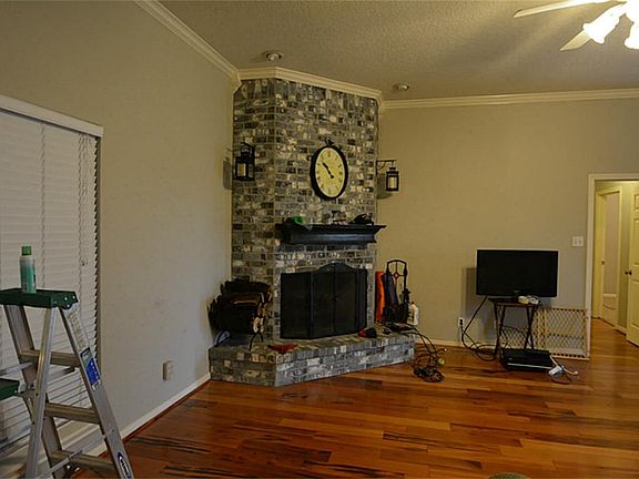 CORNER FIREPLACE