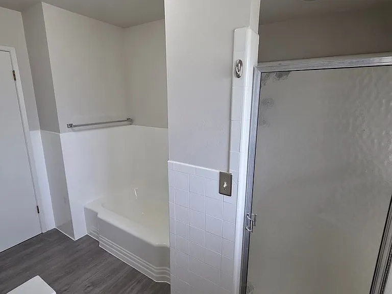 1530 Eastmont Ave — Photo 16