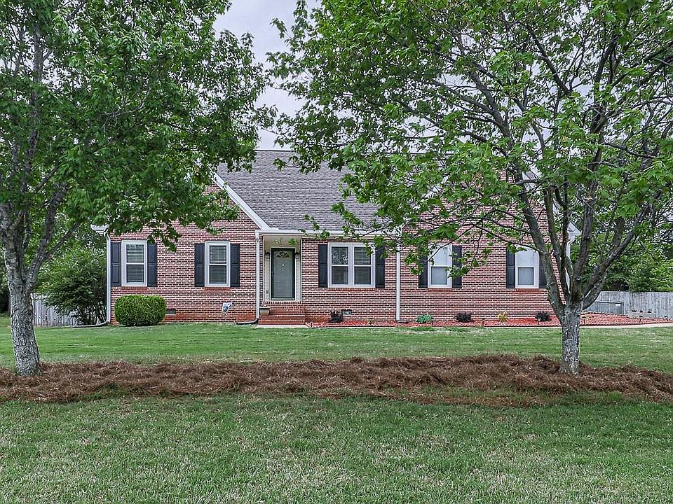 1st image of 449 Freedom Dr