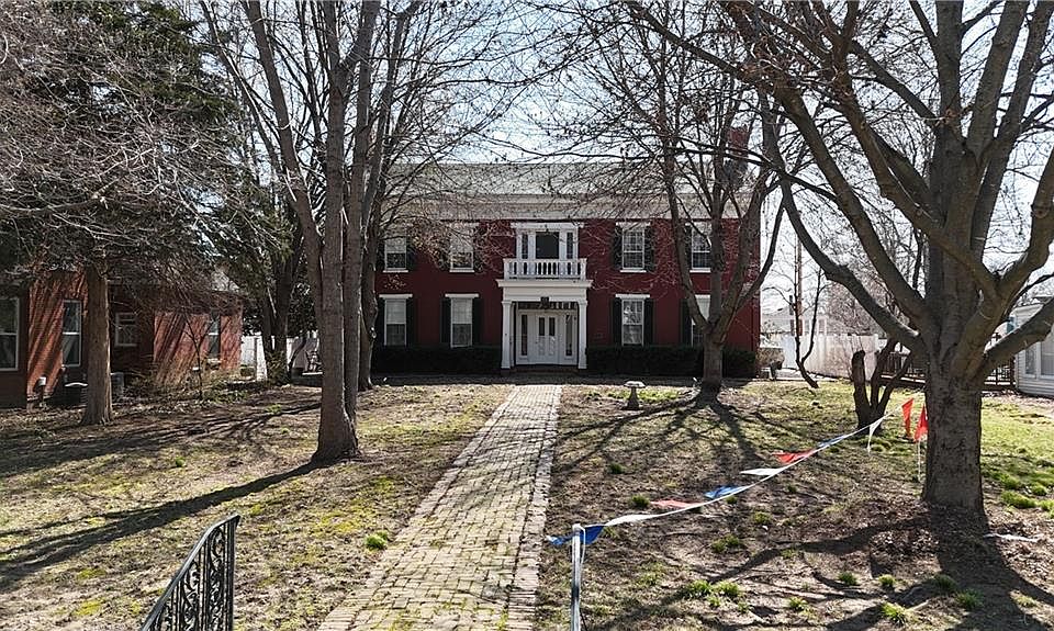 1st image of 1611 South St
