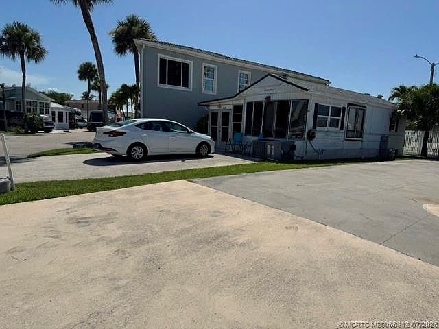 2nd image of 2029 Nettles Blvd