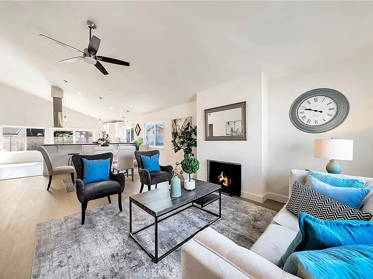 3482 Almond St — Photo 4