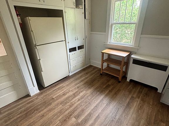 2nd image of 760 N 7th St