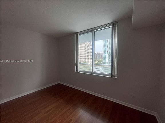 4th image of 325 S Biscayne Blvd APT 817