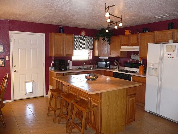 2nd image of 10471 Las Palmas St NW