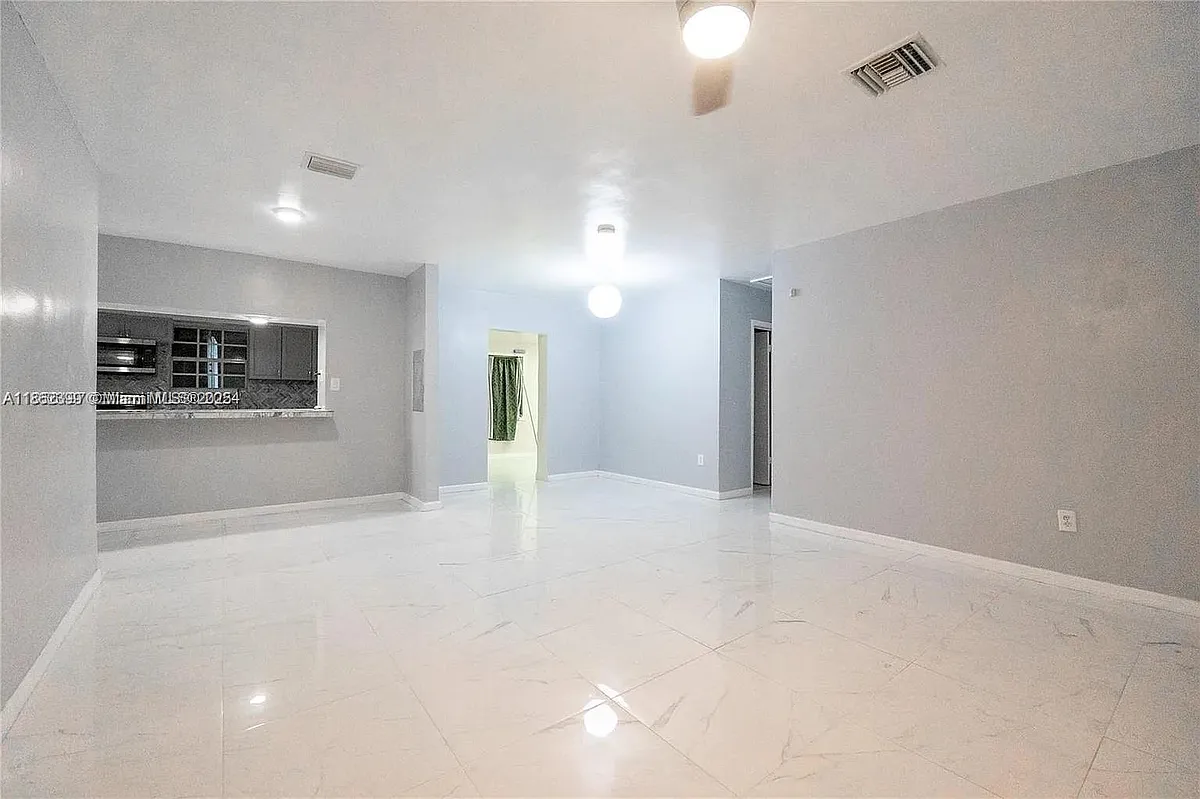 Building Photo - 15735 NW 28th Ct