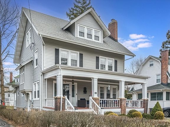 2nd image of 15 Wakefield Pl