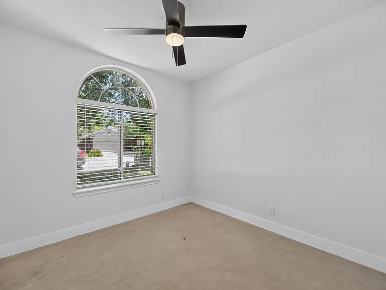 14511 Oliphant St — Photo 15
