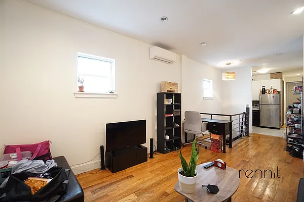 Rented by Rennit Inc. | media 36