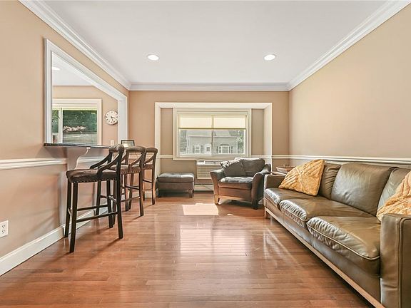 2nd image of 14 I Blue Hill