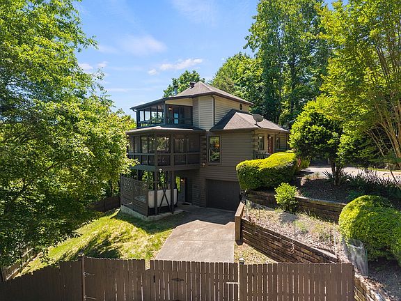 5th image of 122 Zane Dr