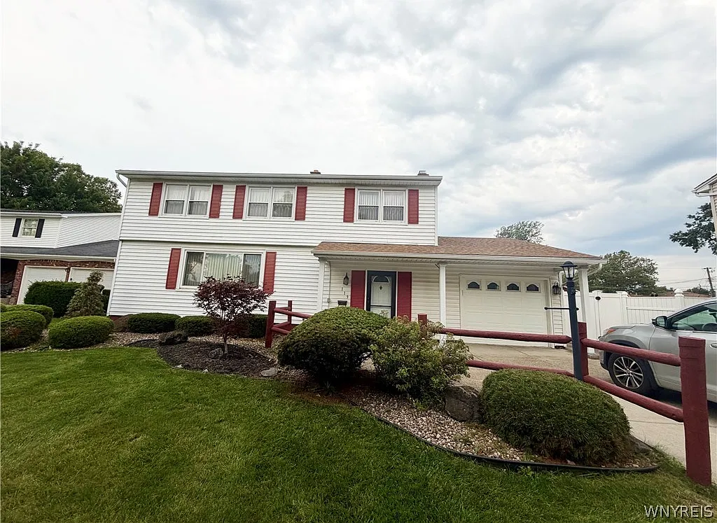 4 bed, 2.5 bath, 1972 sqft, $3,000 — Photo 1