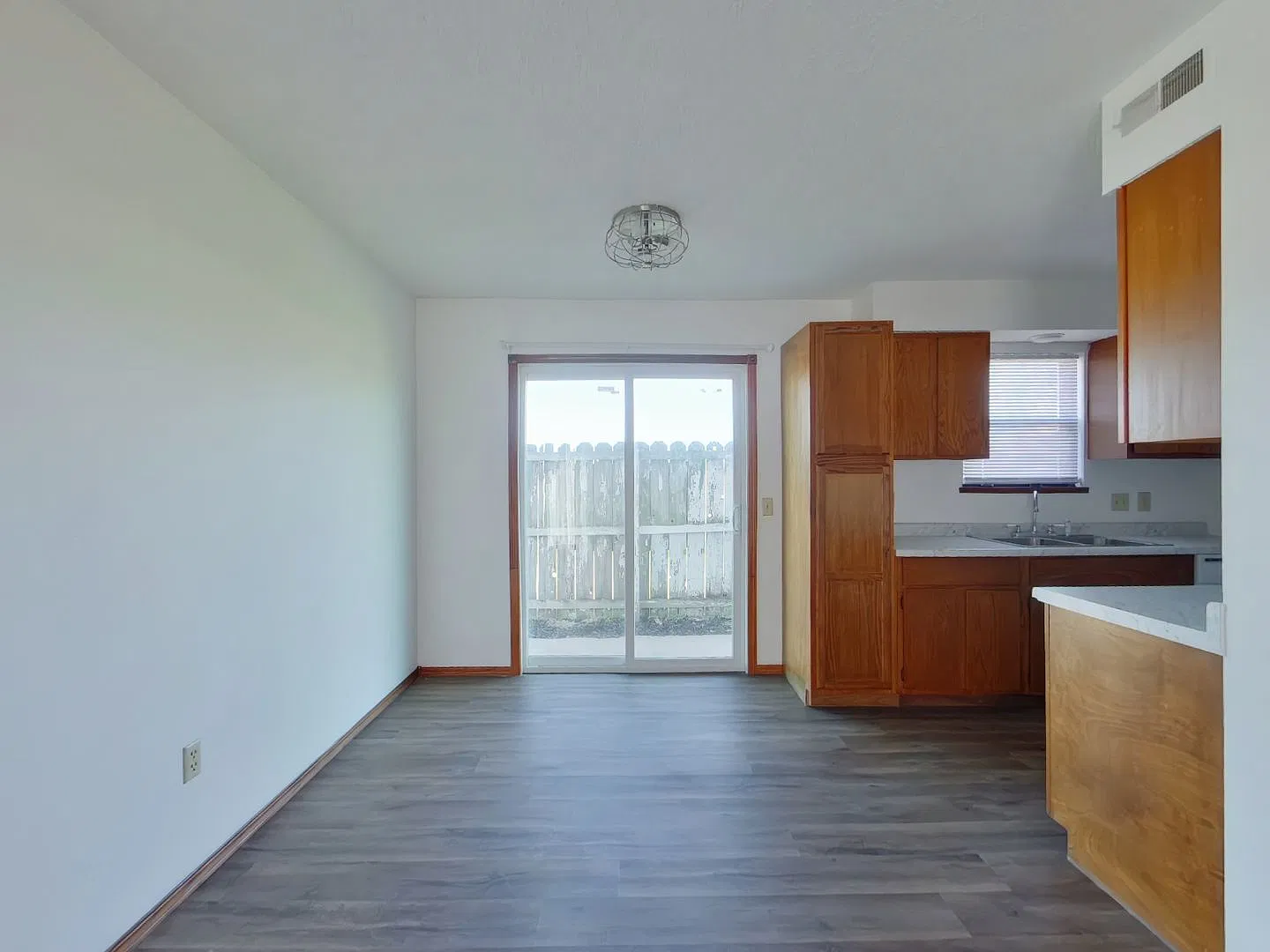 3958 N Garland Apt 2 — Photo 4