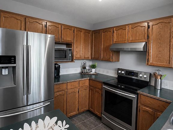2nd image of 14950 86a Ave
