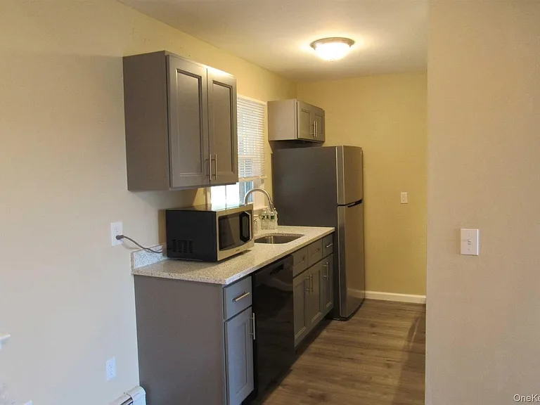 37 Alpine Dr #E — Photo 6