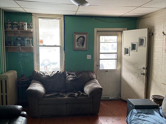 3rd image of 513 W Mulberry St