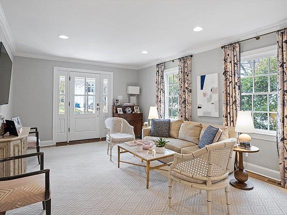 3rd image of 2714 Peachtree St