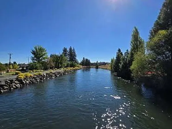 20525 SE Reed Market Rd, Bend, OR 97702