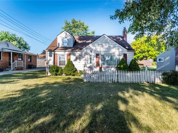 297 Overlook Blvd, Struthers, OH 44471