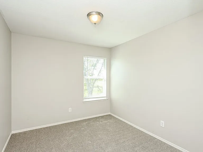 1424 Pine Ln — Photo 14