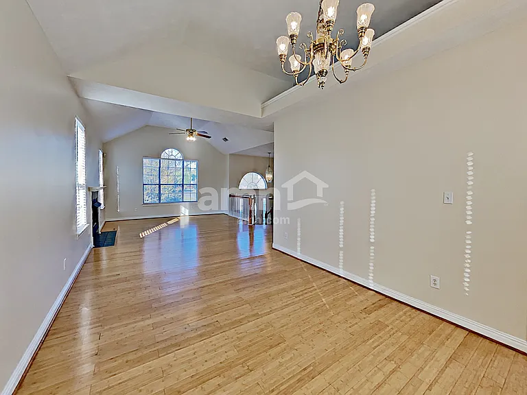 622 Creekfront Dr — Photo 9
