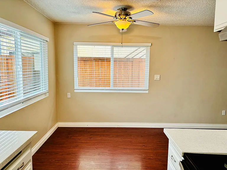 McClintock Apartments — Photo 9