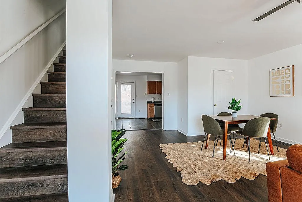2 bed, 2.5 bath, 1292 sqft, $2,950 — Photo 4