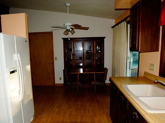 3rd image of 804 Fairfield Dr