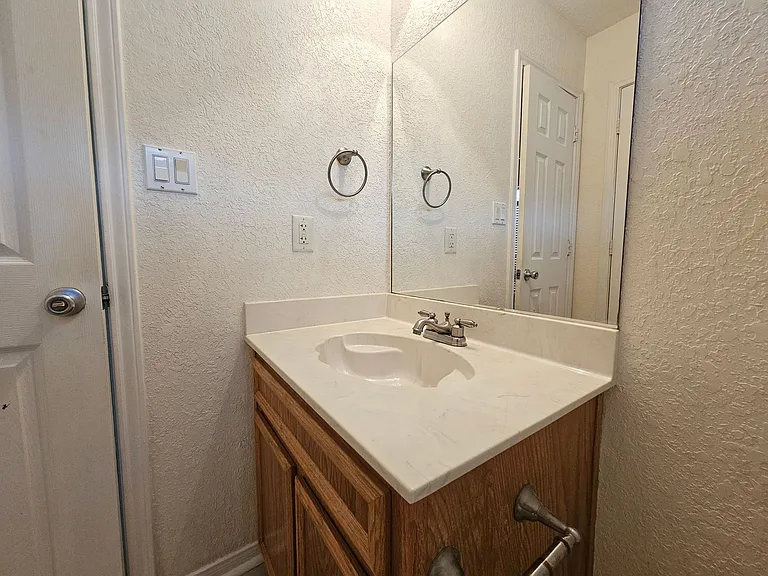4107 Barrington Trl — Photo 16