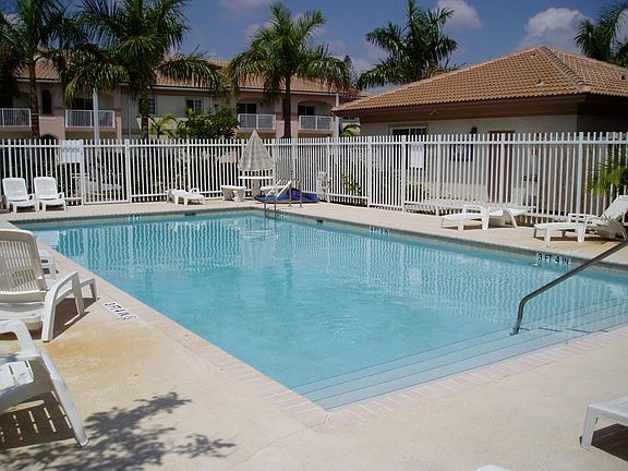 4th image of 4802 Washington St APT 1410