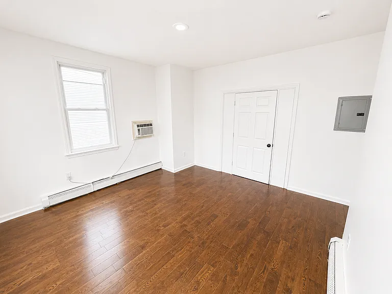 453 14th Ave #2 — Photo 4