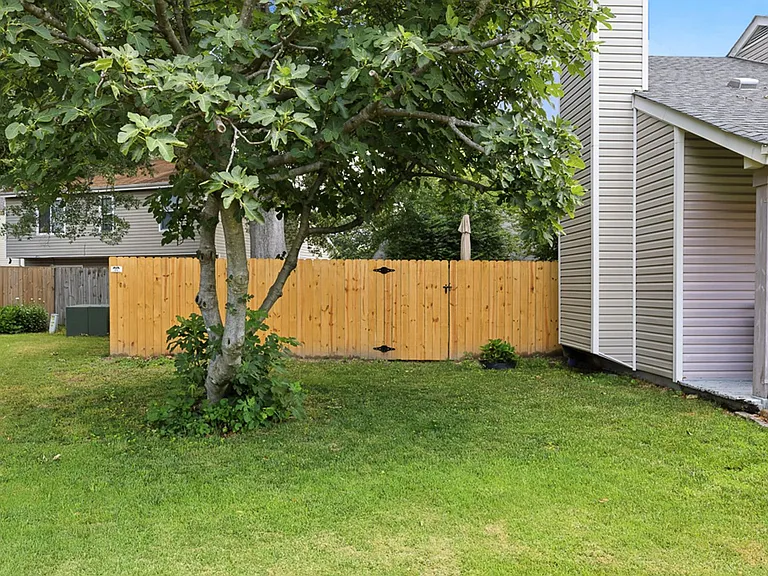 3856 Forestwood Ct — Photo 34