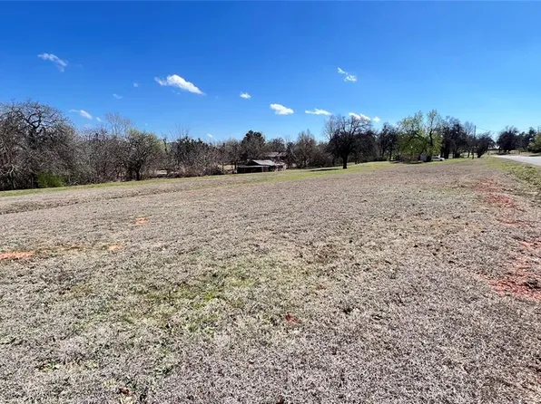 206 Helm Dr, Midwest City, OK 73130